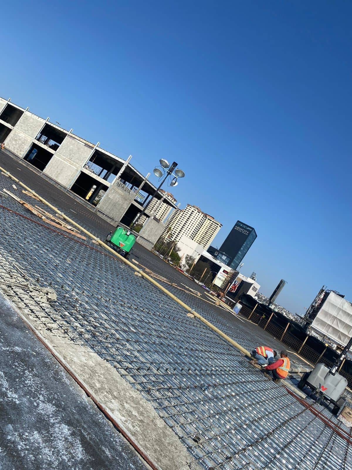 Losa de concreto con armado de acero en el Estacionamiento San Ramón, Tijuana